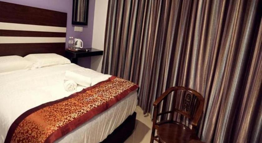 Hotel Kristal Seri Iskandar Ngoại thất bức ảnh